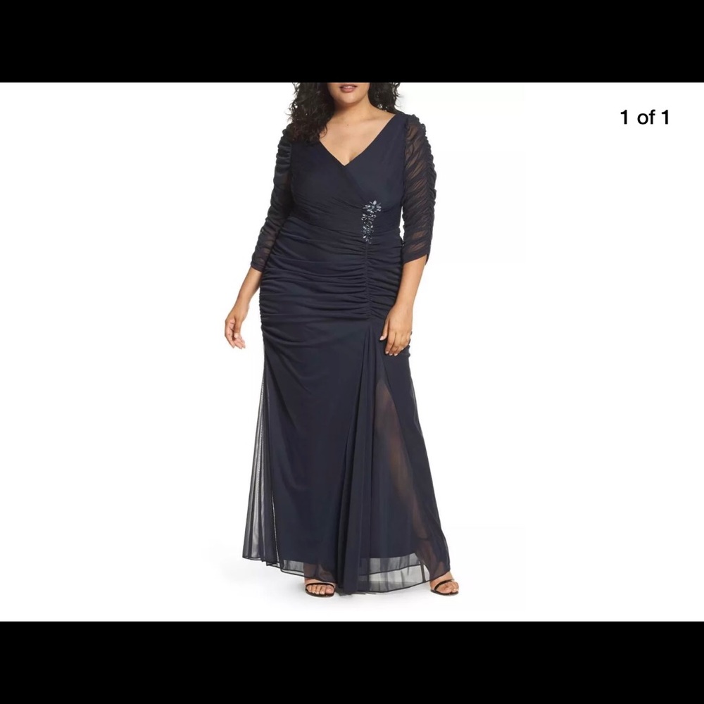 Adrianna Papell Beaded Mesh Gown. Navy Size 14W
